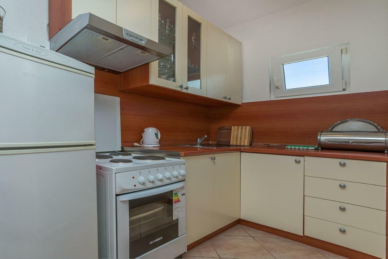 Apartments Kristina Оміш Екстер'єр фото