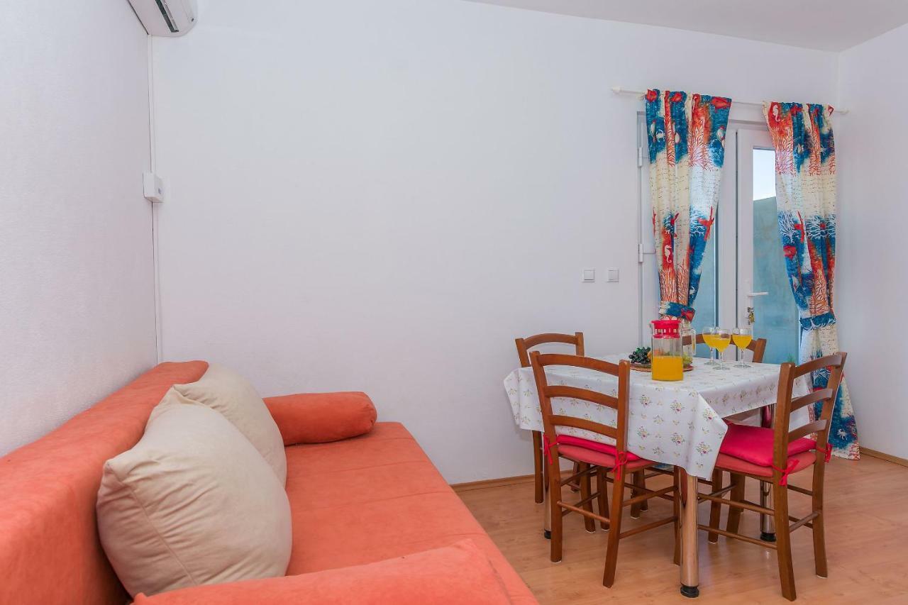 Apartments Kristina Оміш Екстер'єр фото