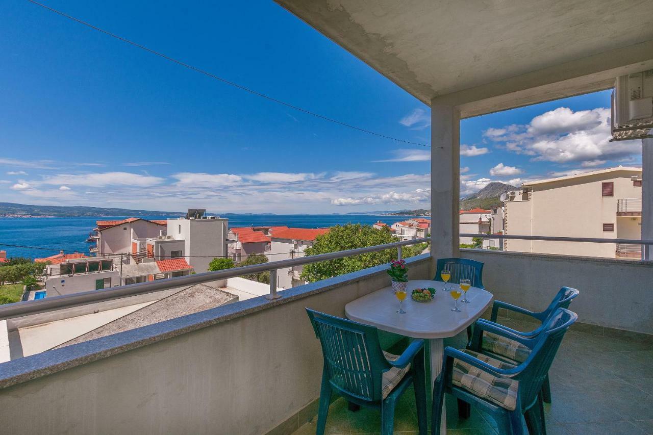 Apartments Kristina Оміш Екстер'єр фото