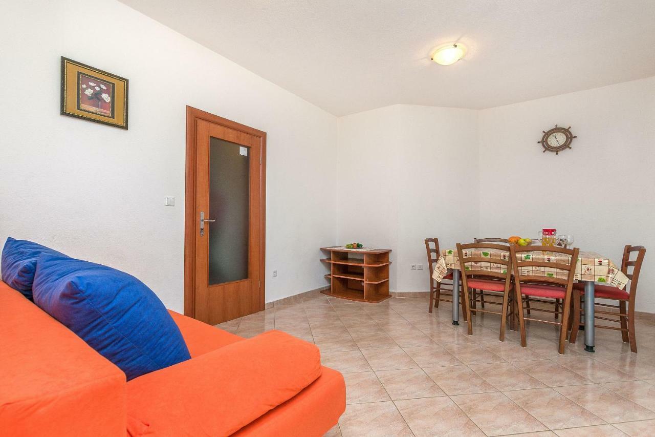Apartments Kristina Оміш Екстер'єр фото