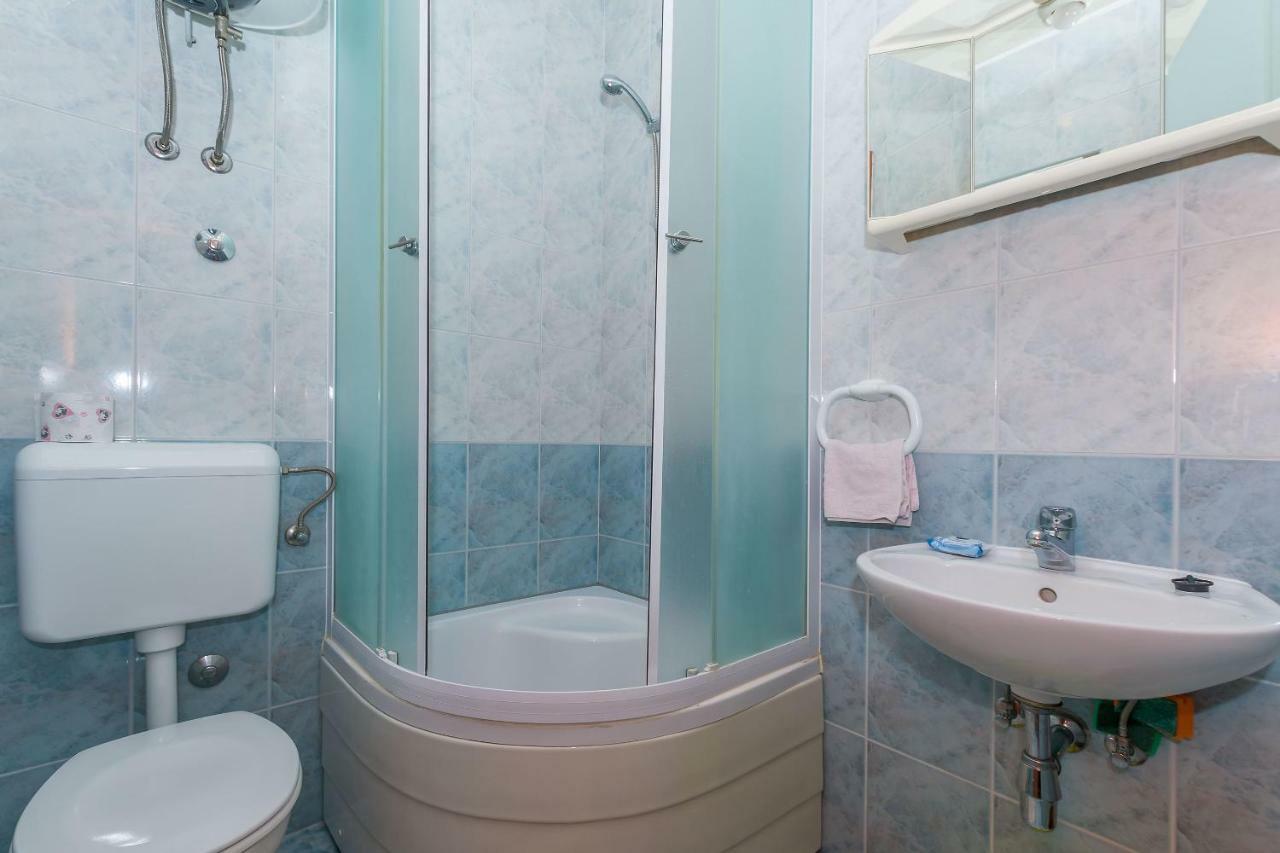 Apartments Kristina Оміш Екстер'єр фото