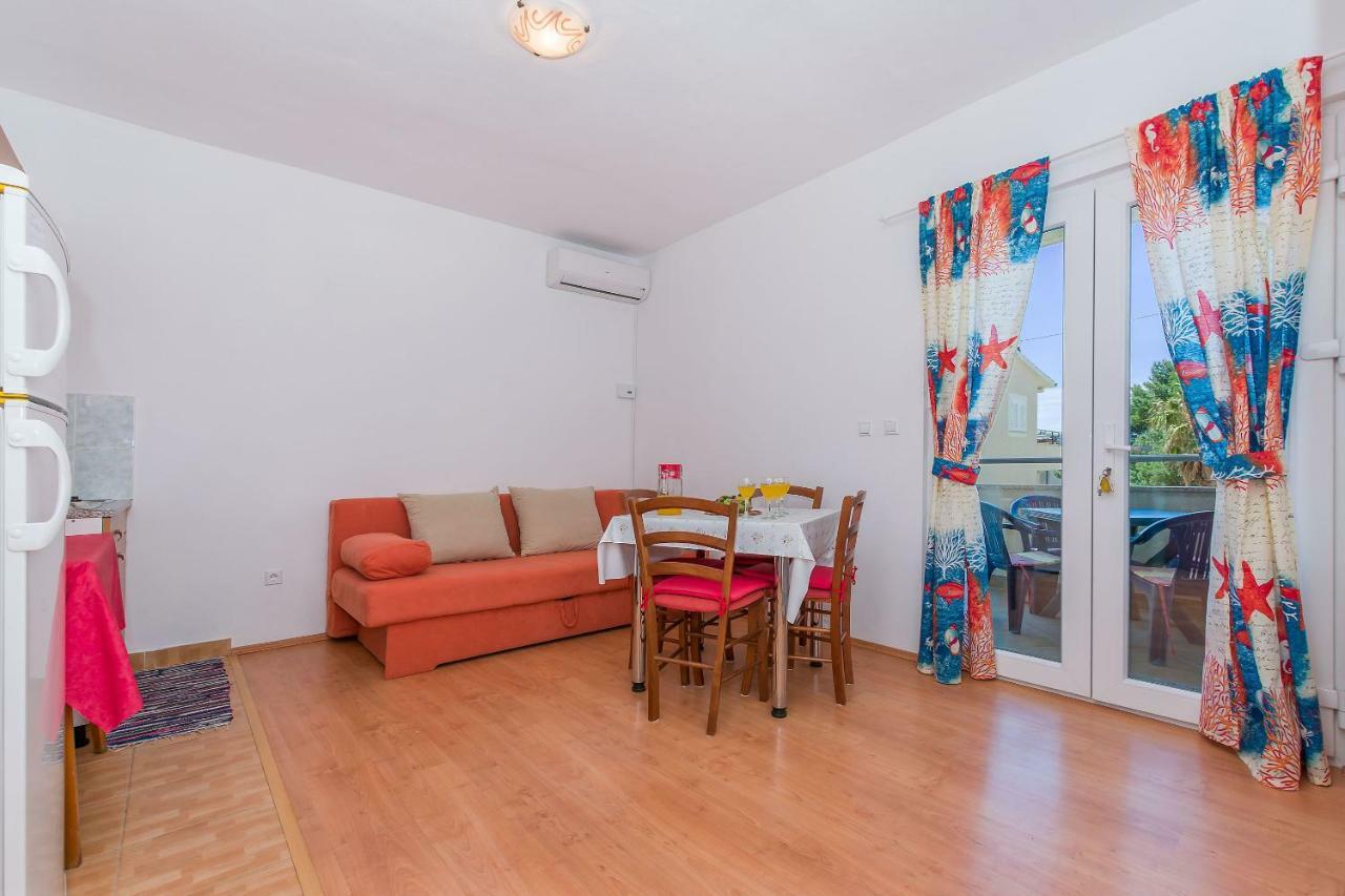 Apartments Kristina Оміш Екстер'єр фото